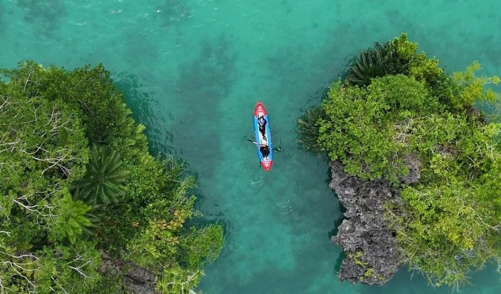 Suasana Danau Napabale Muna dari tangkapan gambar drone di Muna, Sulawesi Tenggara (Sultra).