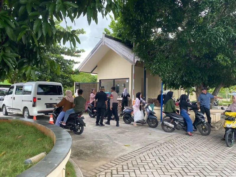 Operasi Ketupat Anoa 2026 yang dilaksanakan Kepolisian Resor (Polres) Wakatobi di Sombu Dive, Desa Sombu, Kecamatan Wangiwangi, Kabupaten Wakatobi, Sulawesi Tenggara (Sultra).