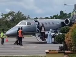 Tokoh Politik asal Muna Mudik Boyong Keluarga Pakai Jet Pribadi, Disambut Bupati Mubar