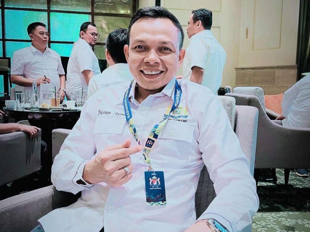 Bupati Konawe, Yusran Akbar, ditunjuk sebagai Ketua Dewan Pimpinan Wilayah (DPW) Partai Amanat Nasional (PAN) Sulawesi Tenggara (Sultra).
