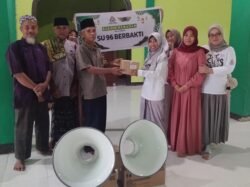 SMANDO United 96 Bagikan Pengeras Suara ke Sejumlah Masjid Kendari Demi Tingkatkan Kenyamanan Ibadah