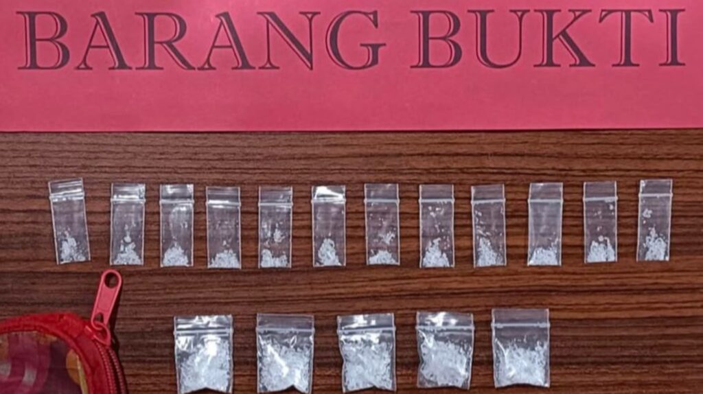 17 saset sabu-sabu yang berhasil diamankan Tim Satresnarkoba Polres Kolaka dari IRT berinisial R.