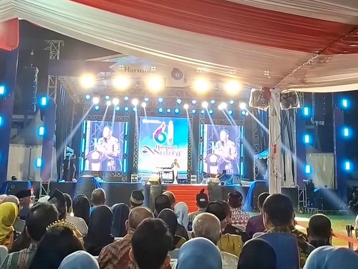 Wakil Gubernur Sulawesi Tenggara (Sultra), Hugua, dalam puncak acara Harmoni Sultra ke-61 di Kabupaten Konawe, Sulawesi Tenggara (Sultra).