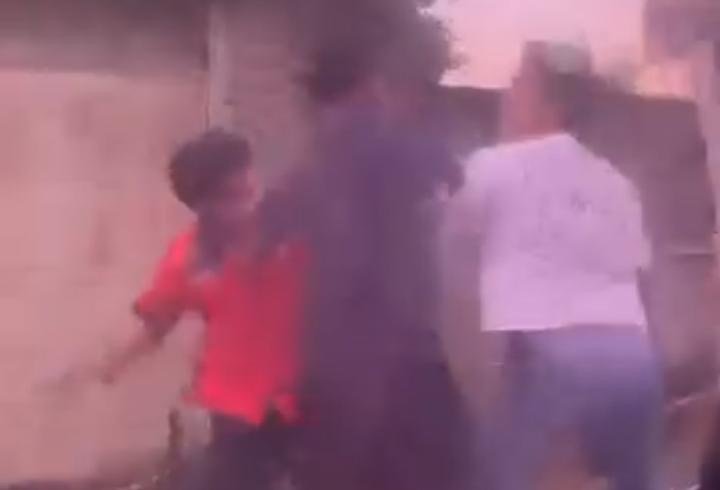 Video 2 Pria Baku Hantam Depan RS Hermina Kendari, Polisi Selidiki Video 2 Pria Baku Hantam Depan RS Hermina Kendari, Polisi Selidiki