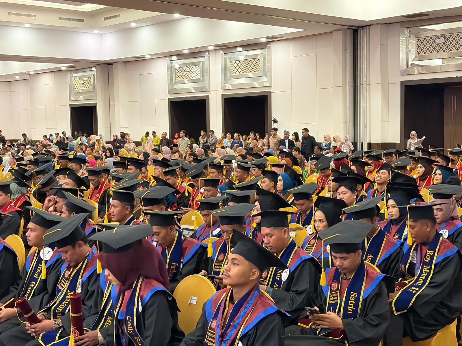 247 Wisudawan Dikukuhkan, Unsultra Lepas Lulusan dari 13 Program Studi 247 Wisudawan Dikukuhkan, Unsultra Lepas Lulusan dari 13 Program Studi