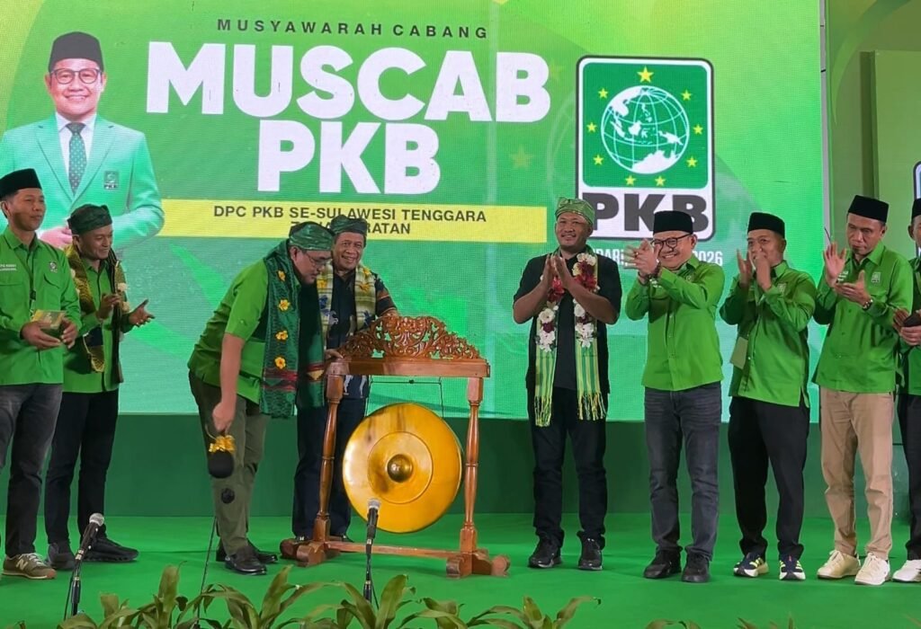 Wakil Ketua Umum DPP PKB, Jazilul Fawaid, saat membuka kegiatan musyawarah cabang daratan di Kendari.
