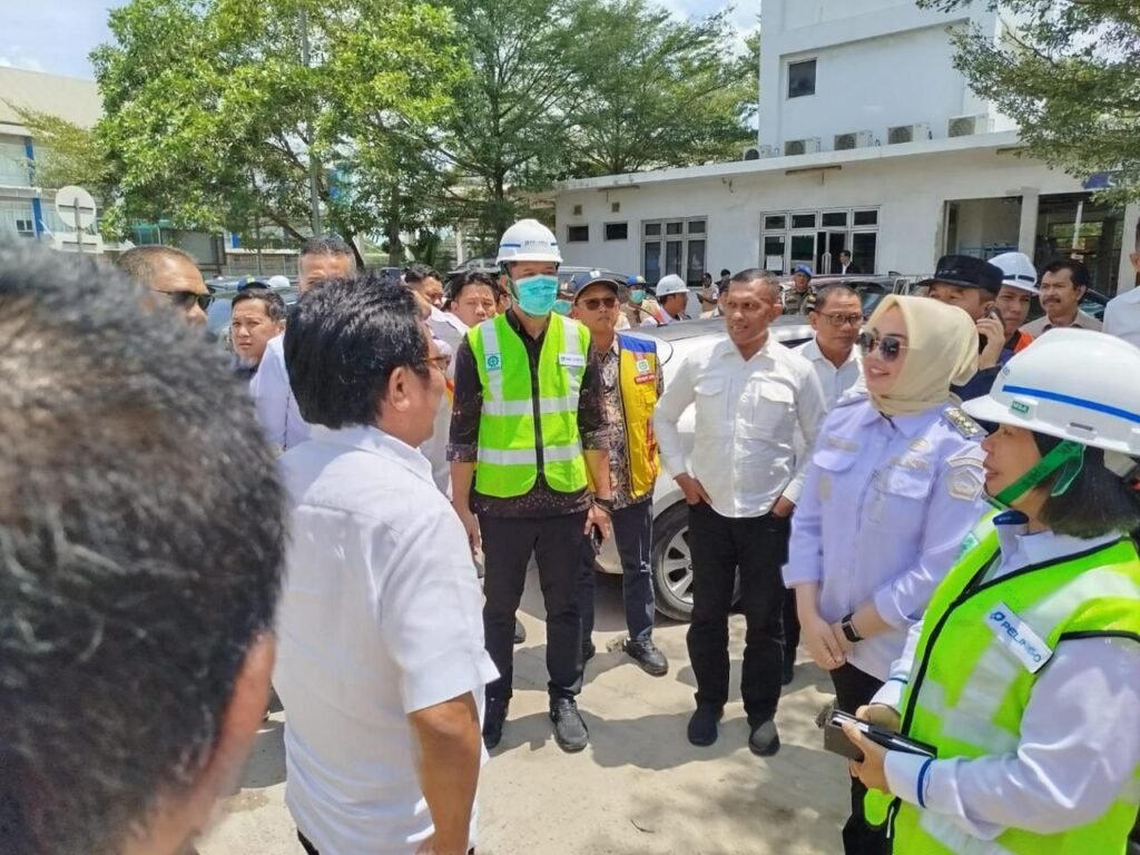 Wali Kota Kendari, Siska Karina Imran saat menerima kunjungan kerja Komisi V DPR RI di Kota Kendari.