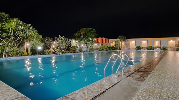 Lokasi kolam renang Fortune Hotel Kendari.