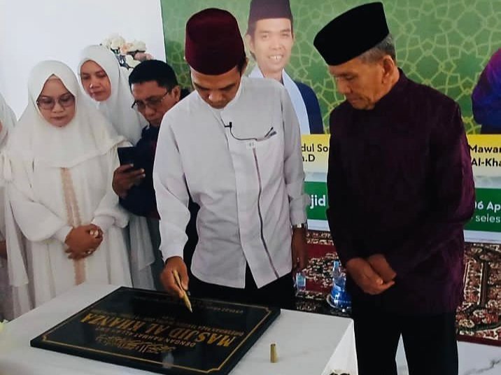 UAS Resmikan Masjid Al Khansa di Kendari, Yayasan Siapkan Fasilitas Pendidikan UAS Resmikan Masjid Al Khansa di Kendari, Yayasan Siapkan Fasilitas Pendidikan