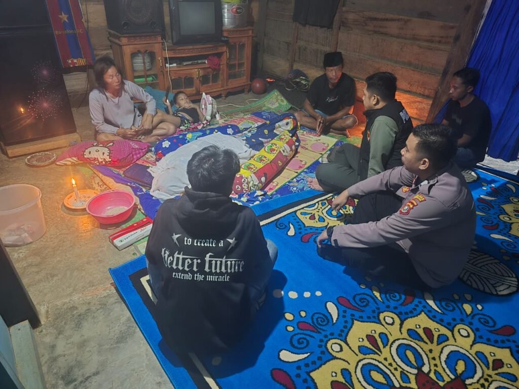 Kondisi korban kritis dan meninggal dunia akibat tertimbun longsor di tambang emas ilegal Desa Wumbubangka, Kecamatan Rarowatu Utara, Kabupaten Bombana, Sulawesi Tenggara (Sultra).