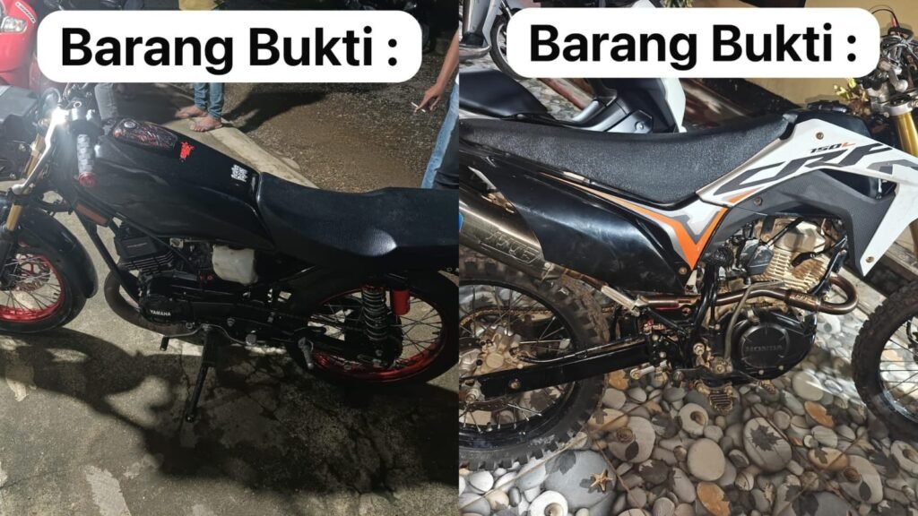 Sepeda motor Yamaha RX King (kiri) dan Honda CRF (kanan) yang berhasil diamankan Tim Buser 77 Polresta Kendari dari ketiga pelaku. Foto: Istimewa.