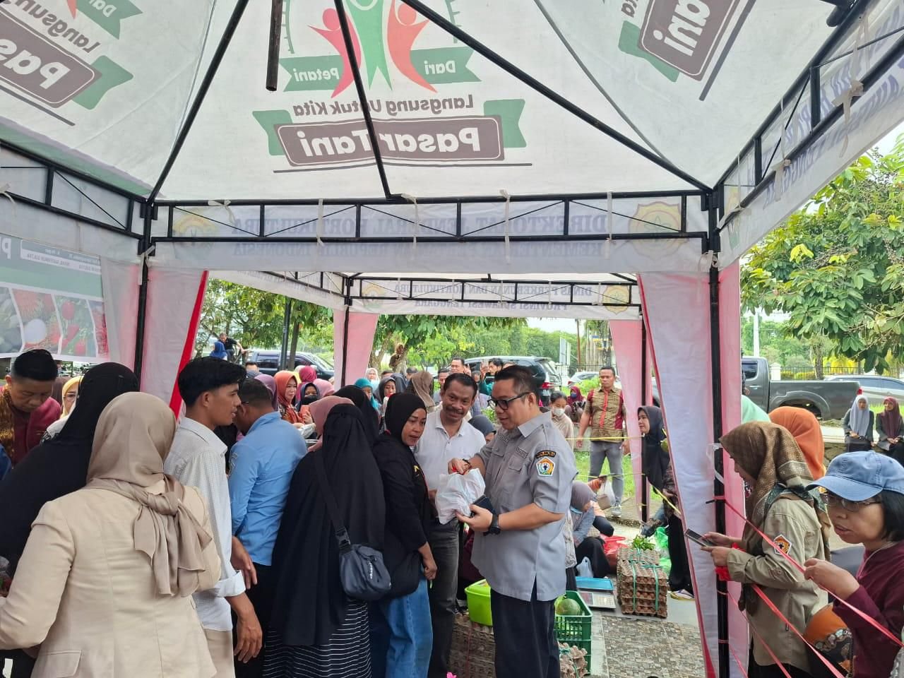 Strategi Tekan Inflasi Tanaman Hortikultura, Disbunhorti Sultra Gencarkan Pasar Tani Intervensi Cabai hingga Bawang Strategi Tekan Inflasi Tanaman Hortikultura, Disbunhorti Sultra Gencarkan Pasar Tani Intervensi Cabai hingga Bawang