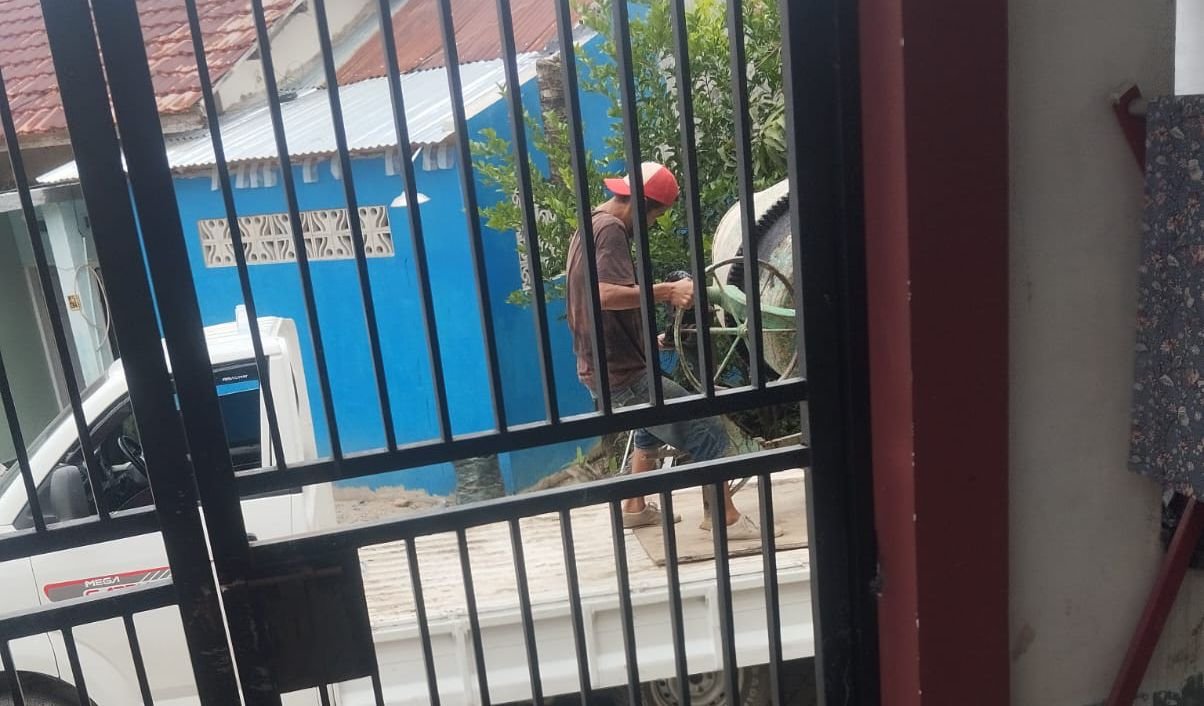 Terekam CCTV, Sejumlah OTK Curi Molen Cor Warga Lepolepo Kendari Terekam CCTV, Sejumlah OTK Curi Molen Cor Warga Lepolepo Kendari