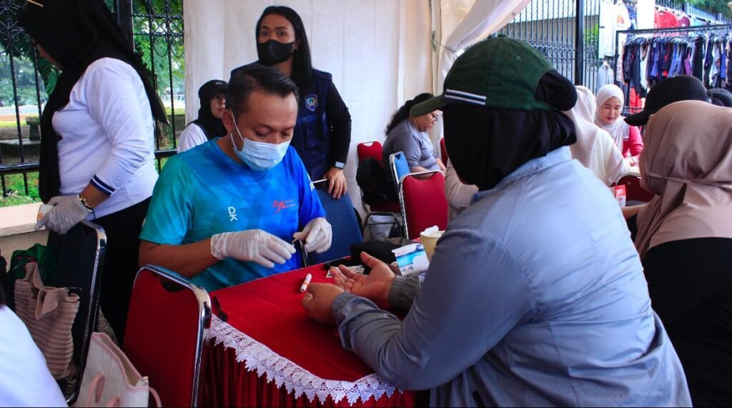 Direktorat Jenderal Pemasyarakatan (Ditjenpas) Sulawesi Tenggara (Sultra), saat menggelar bazar hasil kreativitas warga binaan dan pemeriksaan kesehatan gratis di CFD Eks MTQ Kendari.