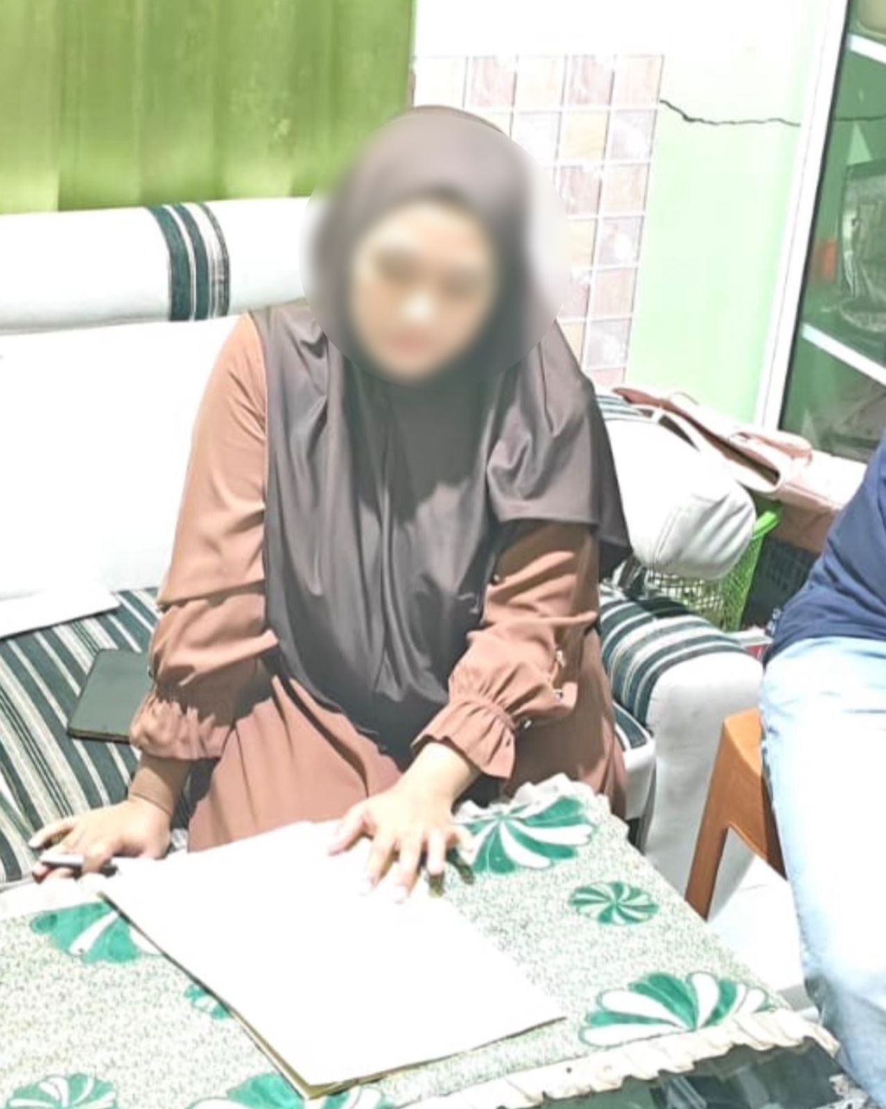 Oknum Bhayangkari Brimob Polda Sultra Diduga Terseret Kasus Penipuan Bermodus Investasi Oknum Bhayangkari Brimob Polda Sultra Diduga Terseret Kasus Penipuan Bermodus Investasi