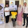 Nabung Berbuah Manis, Guru di Konawe Raih Motor dari Poin Haji Berkah Mega Syariah
