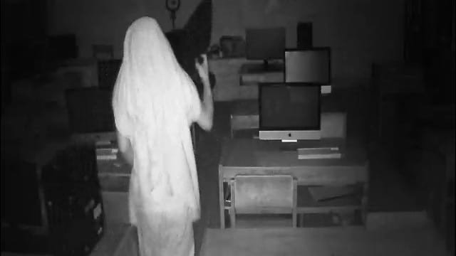 3 Komputer di SMKN 1 Muna Digasak Maling, Aksi Pelaku Terekam CCTV 3 Komputer di SMKN 1 Muna Digasak Maling, Aksi Pelaku Terekam CCTV