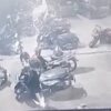 CCTV Rekam Aksi Pria Kendari Curi Helm di Tempat Biliar, Juru Parkir Tanggung Kerugian
