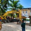 Menara Pandang Pantai Nirwana Baubau Dibongkar, Dinilai Rawan Ambruk Imbas Korosi