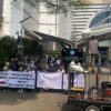 Ratusan Demonstran Geruduk Kemendikti, Tuntut Penonaktifan Rektor USN Kolaka