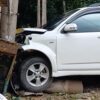 Rush Hantam Tiang Listrik di Wolasi Konsel, Bagian Depan Mobil Ringsek