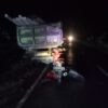 Pengendara Jupiter MX Tewas Tabrak Truk Parkir di Mowila, Konsel