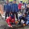 Buaya Masuk Permukiman Warga di Kambu, Damkarmat Kendari Lakukan Evakuasi