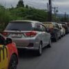 Pertamina Sebut Libur Sekolah Jadi Penyebab Antre Panjang BBM di SPBU Kendari