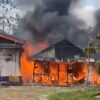 Korsleting Diduga Picu Kebakaran 2 Rumah di Wawotobi Konawe, Kerugian Rp100 Juta