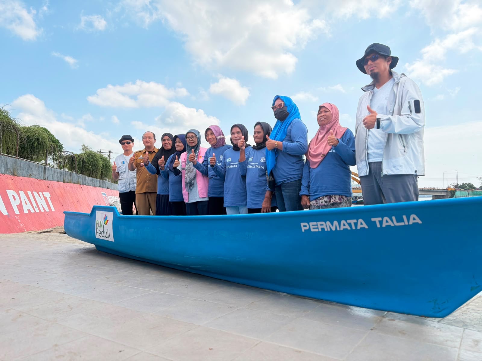Kelola Lebih 3 Ton Limbah, Sejumlah Bank Sampah Talia Kendari Terima Bantuan 4 Kapal Kelola Lebih 3 Ton Limbah, Sejumlah Bank Sampah Talia Kendari Terima Bantuan 4 Kapal