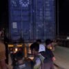 Pengendara Motor Diduga Tabrak Kontainer Parkir di Jembatan Teluk Kendari, Tak Sadarkan Diri