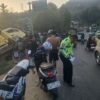 Truk Mati Mesin di Jalan Menanjak, Tabrak Pikap dan Rumah Warga di Konawe