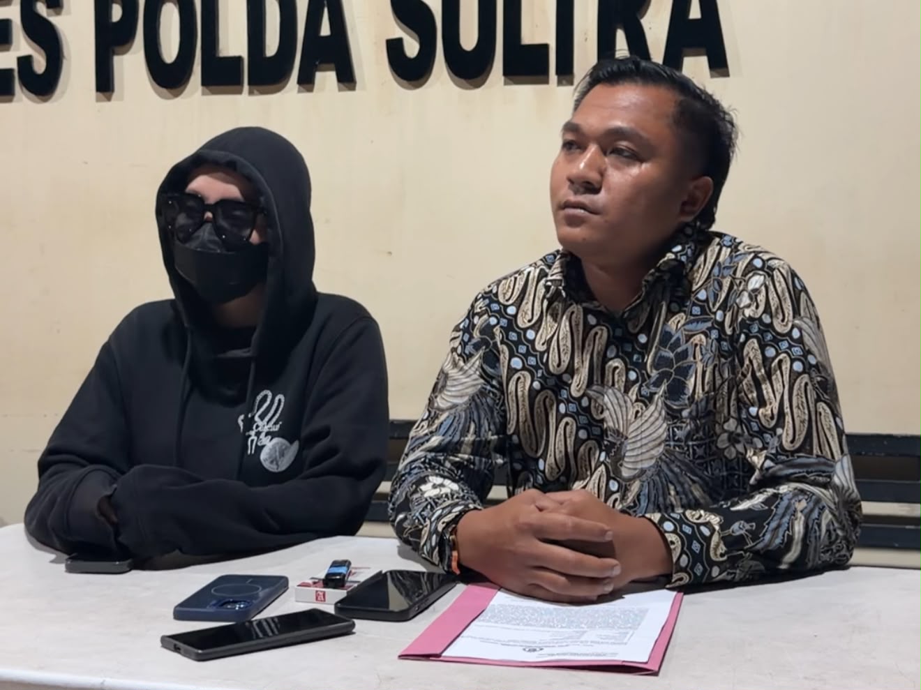 Oknum Brimob Sultra di Kendari Digerebek Bersama Wanita Lain Tanpa Busana, Istri Dianiaya Oknum Brimob Sultra di Kendari Digerebek Bersama Wanita Lain Tanpa Busana, Istri Dianiaya