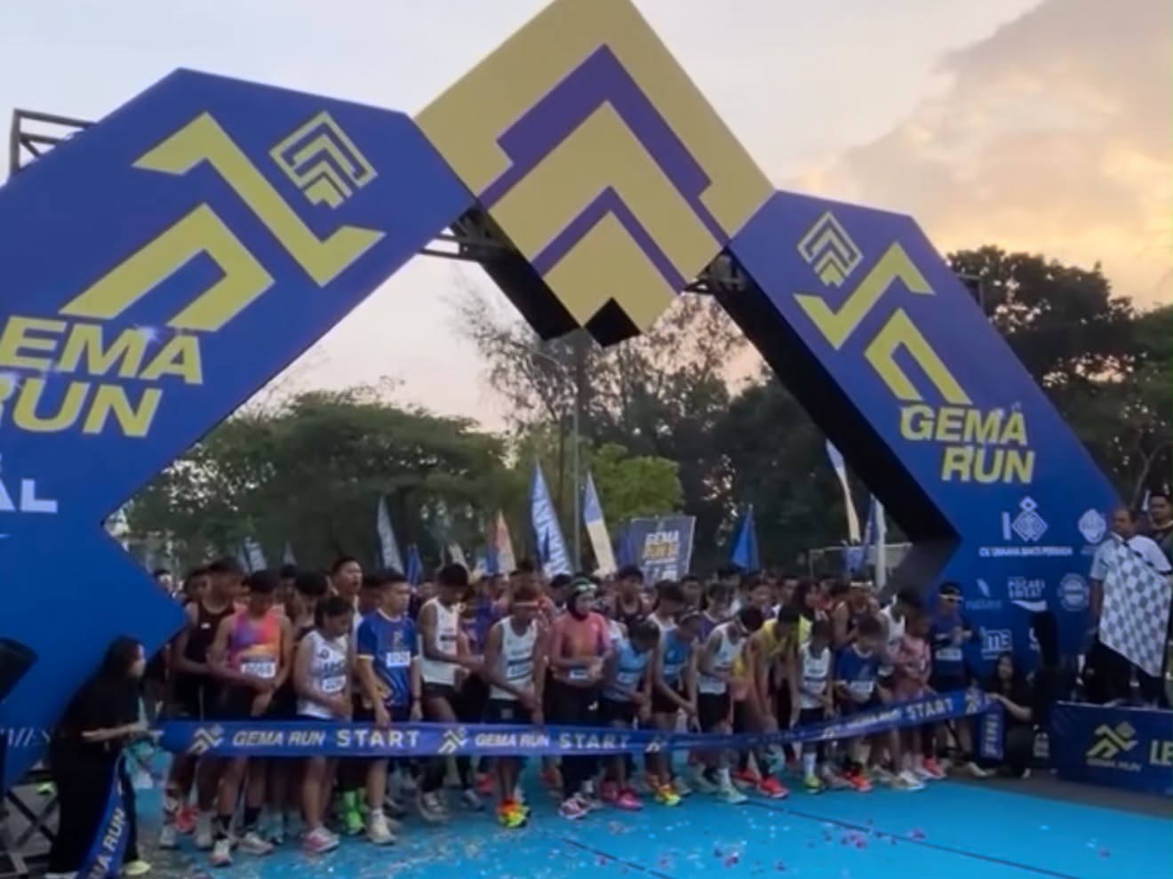 Ribuan Warga Ramaikan Gema Run 2026 di Eks MTQ Kendari Ribuan Warga Ramaikan Gema Run 2026 di Eks MTQ Kendari