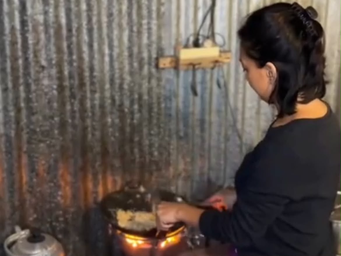 Subkontraktor Oputa Yi Koo Baubau Lepas Aset Demi Tutupi Utang, Istri Rela Jualan Makanan Subkontraktor Oputa Yi Koo Baubau Lepas Aset Demi Tutupi Utang, Istri Rela Jualan Makanan