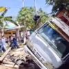 Truk Bermuatan Kaca Terbalik di Baubau, 3 Orang Luka Berat
