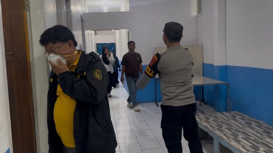 Anggota DPRD Konawe Temukan Tikus dan Bau Tidak Sedap saat Sidak SPPG Wonggeduku Anggota DPRD Konawe Temukan Tikus dan Bau Tidak Sedap saat Sidak SPPG Wonggeduku