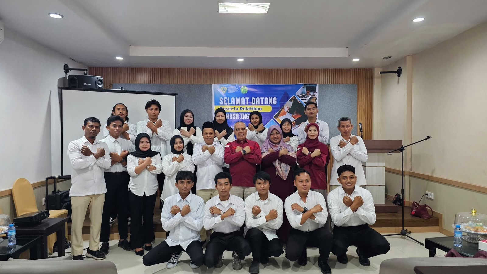 BP2MI Percayakan UM Kendari Latih Bahasa Inggris Calon PMI untuk Arab Saudi dan UEA BP2MI Percayakan UM Kendari Latih Bahasa Inggris Calon PMI untuk Arab Saudi dan UEA