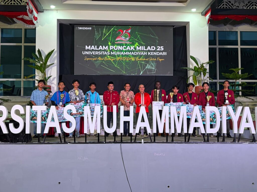 Malam Puncak Milad ke-25 Universitas Muhammadiyah (UM) Kendari di halaman Rektorat UM Kendari.
