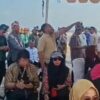Kepala Dispar Sultra Disoraki Warga saat Sampaikan Sambutan di Wakatobi WAVE 2026
