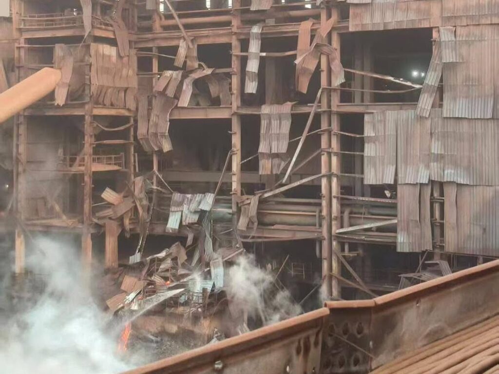 Kondisi Smelter 1 PT Obsidian Stainless Steel (OSS) di Kecamatan Morosi, Kabupaten Konawe, Sulawesi Tenggara (Sultra), yang meledak.