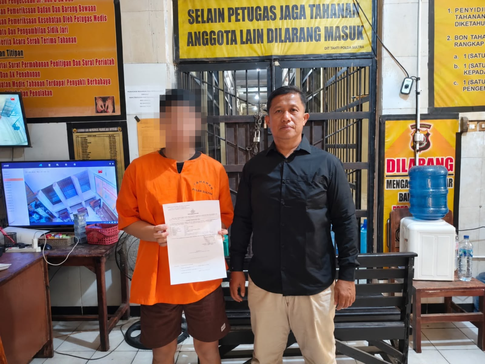 Polda Sultra Serahkan Passobis asal Koltim yang Tipu Korban hingga Malaysia ke Jaksa Polda Sultra Serahkan Passobis asal Koltim yang Tipu Korban hingga Malaysia ke Jaksa