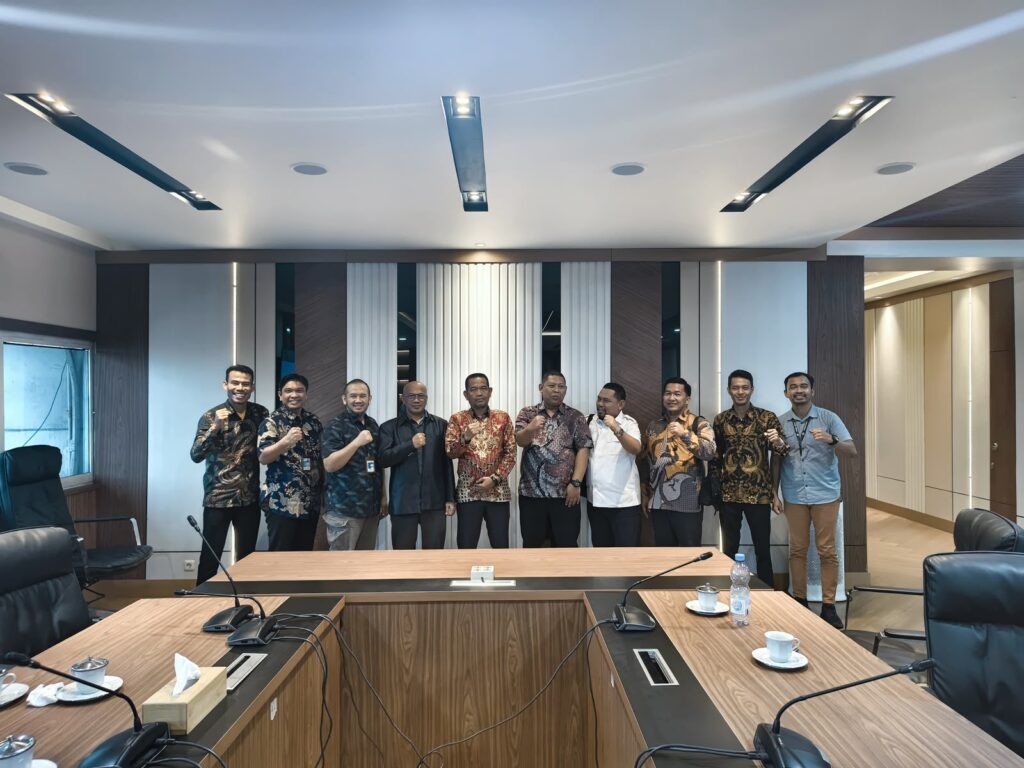 Rektor USN Kolaka Syarifuddin Tundreng bersama tim saat melakukan audiensi dengan Kementerian Keuangan (Kemenkeu) RI di Jakarta.