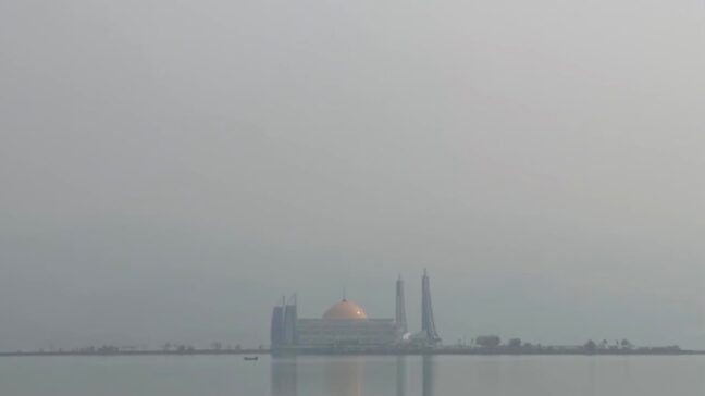 Kebakaran Lahan di Sejumlah Daerah Sultra Juga Jadi Penyebab Asap Tipis Selimuti Langit Kendari